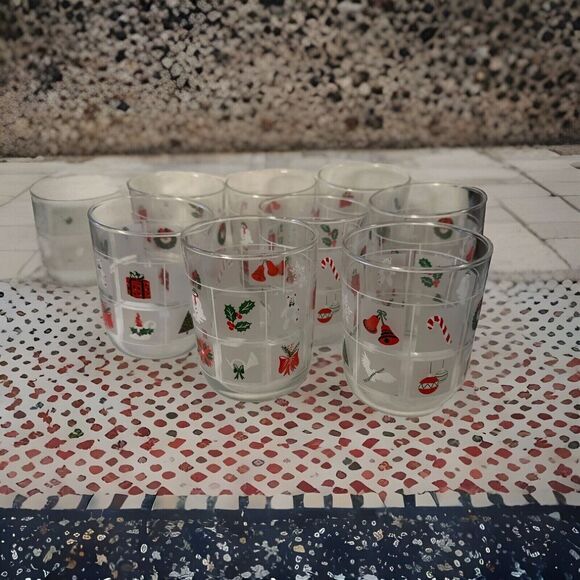 Set Of 8 Holiday Whiskey Glasses frosted Christmas Tree Retro Vtg Red Green
